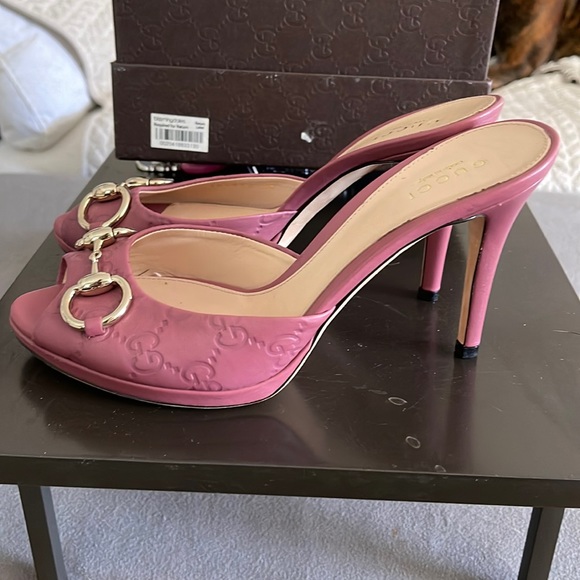 Size 37 Never Worn Vintage Rose